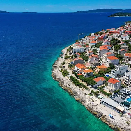 Σπίτι διακοπών Beautiful In Okrug Gornji Τρογκίρ